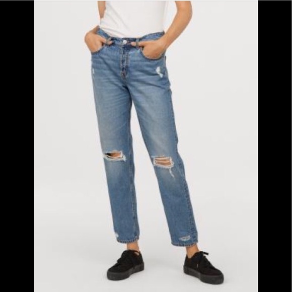 H&M Denim - Adorable H&M Ripped Boyfriend Jeans💕
